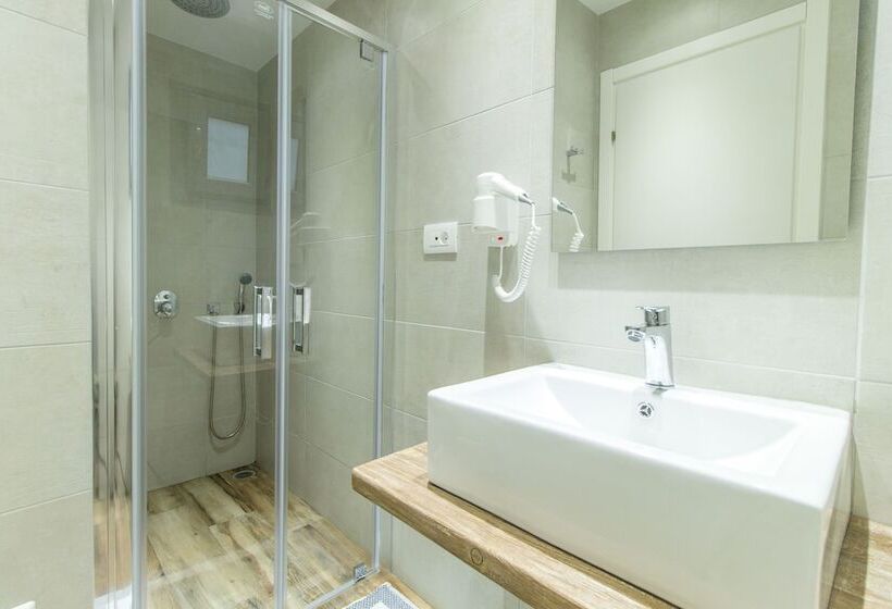 Bed in Shared Room, Margaret Of Naxos