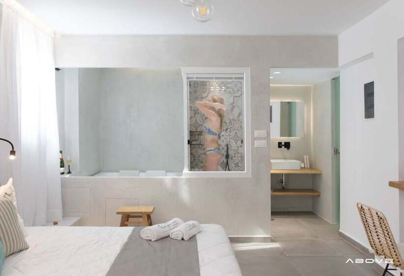 Suite with Hot Tub, Margaret Of Naxos