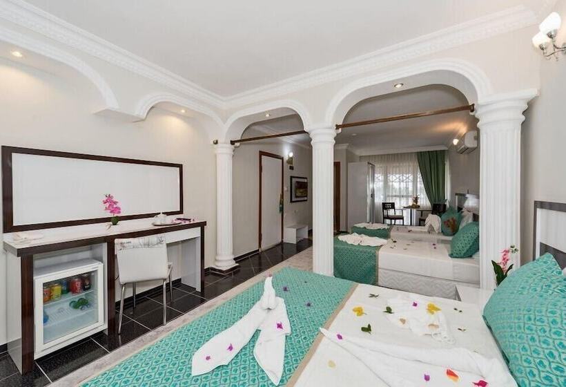 اتاق خانوادگی تودرتو, Otel Carpe Diem Gold