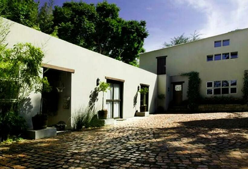 スタンダードスタジオ, Craighall Garden Studios & Lofts
