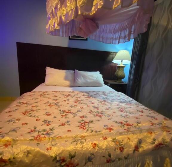 اتاق استاندارد یک تخته با بالکن, Bliss Hotel Nansana