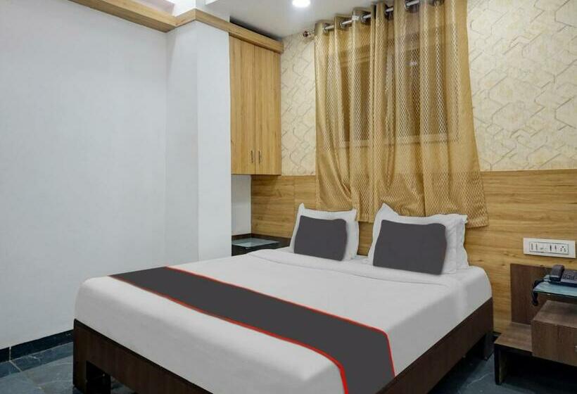 חדר דלוקס לשלושה, Collection O Galaxy Stay