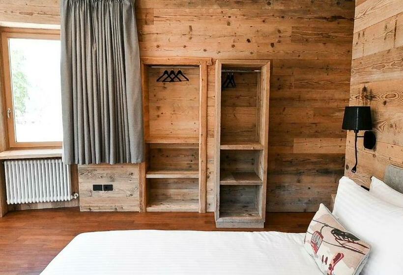 סוויטת ג'וניור נוף הרים, Grey Castle Garnì&suite