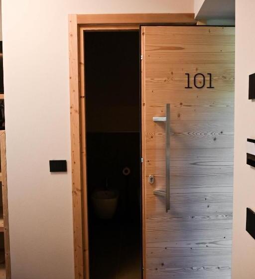 חדר סטנדרט, Grey Castle Garnì&suite