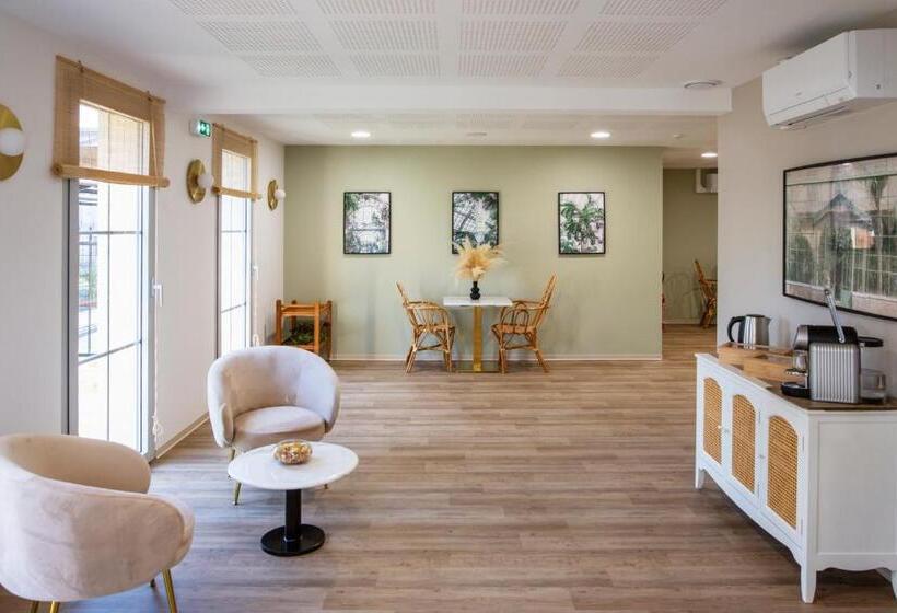 Апартаменты 1 Спальня Вид на Сад, L Orangerie De Beauséjour