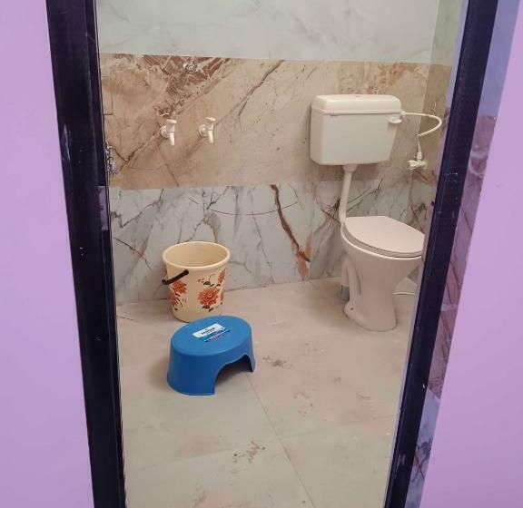 חדר קלאסי לשלושה, Oyo Hotel Sunrise