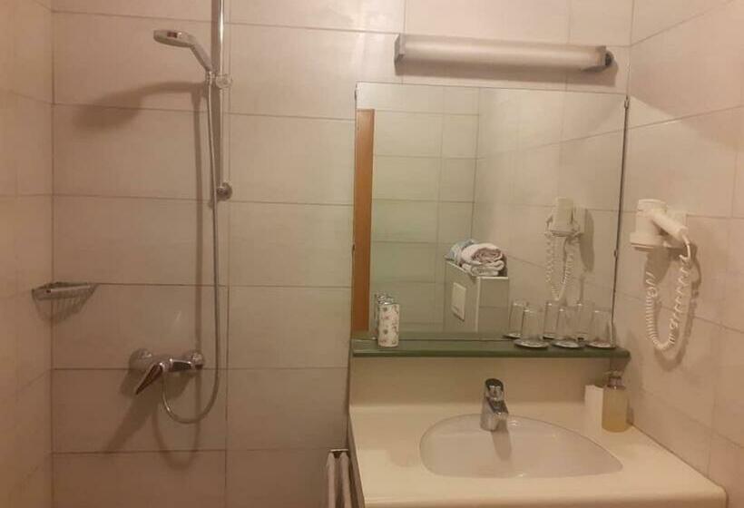 اتاق لوکس, Kupreška Bajka