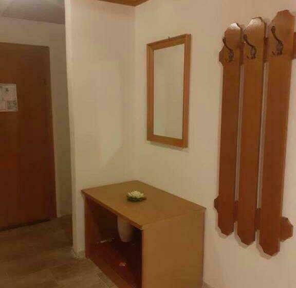 اتاق کلاسیک سه تخته, Kupreška Bajka