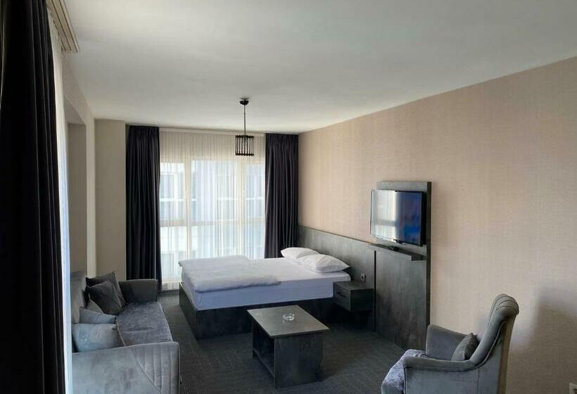 إستوديو قياسى, Pin Suites