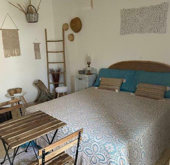 חדר קלאסי לשלושה, Masseria Li Vecchi