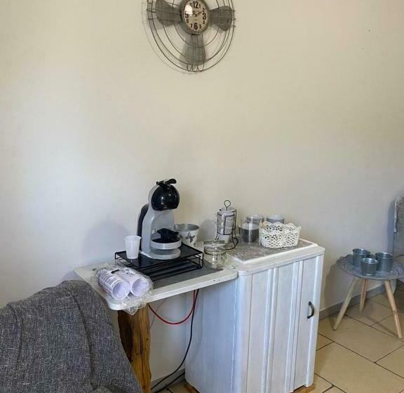 חדר קלאסי לשלושה, Masseria Li Vecchi