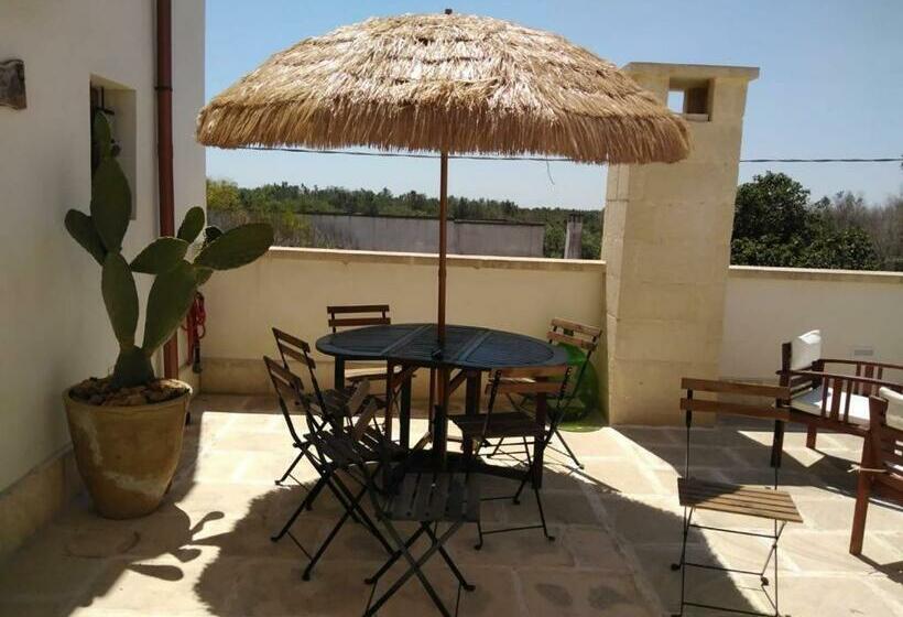 חדר קלאסי לשלושה, Masseria Li Vecchi