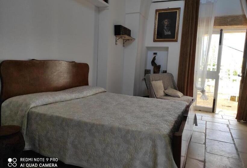 חדר קלאסי לשלושה, Masseria Li Vecchi