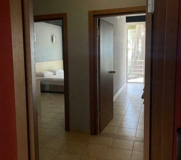 اتاق خانوادگی با چشم‌انداز دریا, Andamati Beach Resort