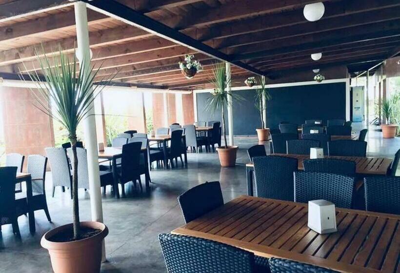 اتاق خانوادگی با چشم‌انداز دریا, Andamati Beach Resort