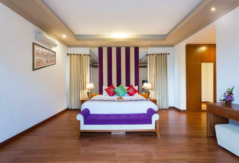 חדר דחוקס עם מיטת קינג, Villa Sabasanti Gianyar