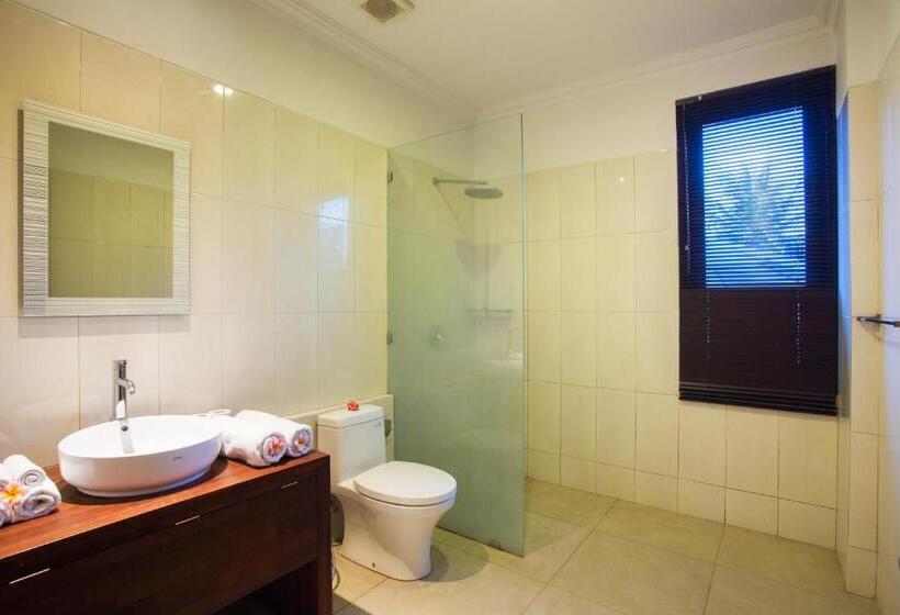 חדר דחוקס עם מיטת קינג, Villa Sabasanti Gianyar