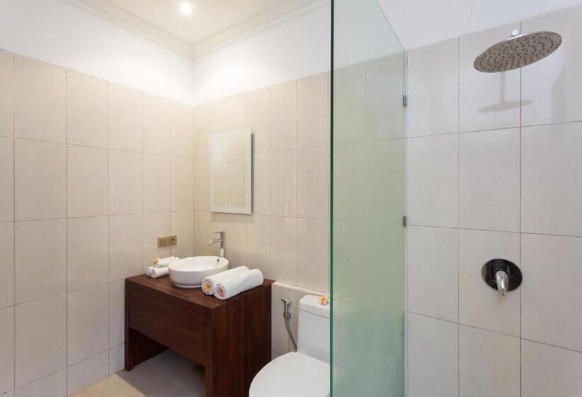 חדר דחוקס עם מיטת קינג, Villa Sabasanti Gianyar