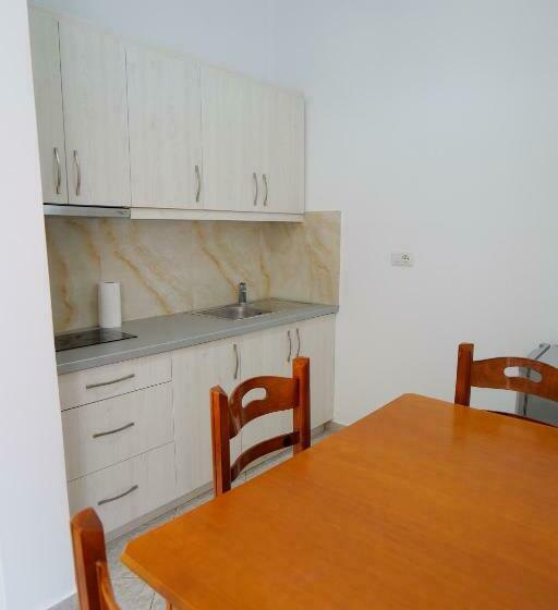 חדר סטנדרט לשלושה, Panorama Piqeras