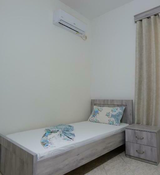 חדר סטנדרט לשלושה עם מרפסת, Panorama Piqeras