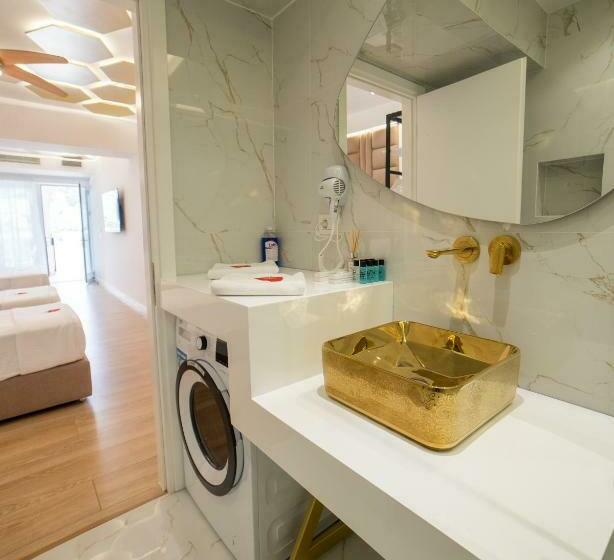 جناح سوبيريور, Adam & Eve Suites