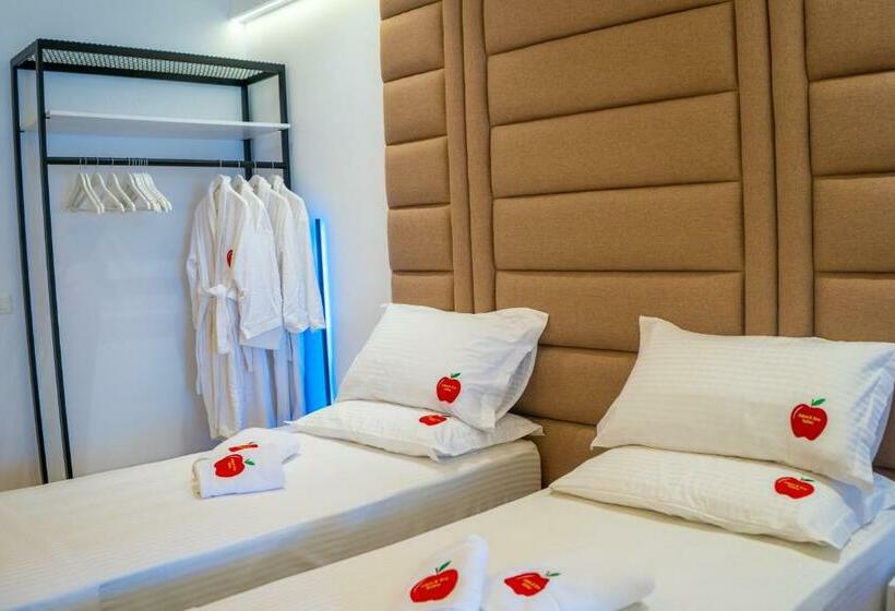 スーペリアースイート, Adam & Eve Suites