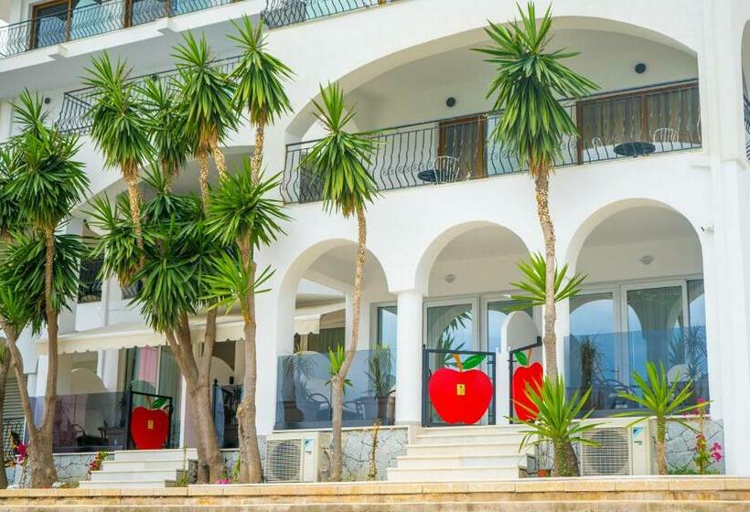 جناح سوبيريور, Adam & Eve Suites