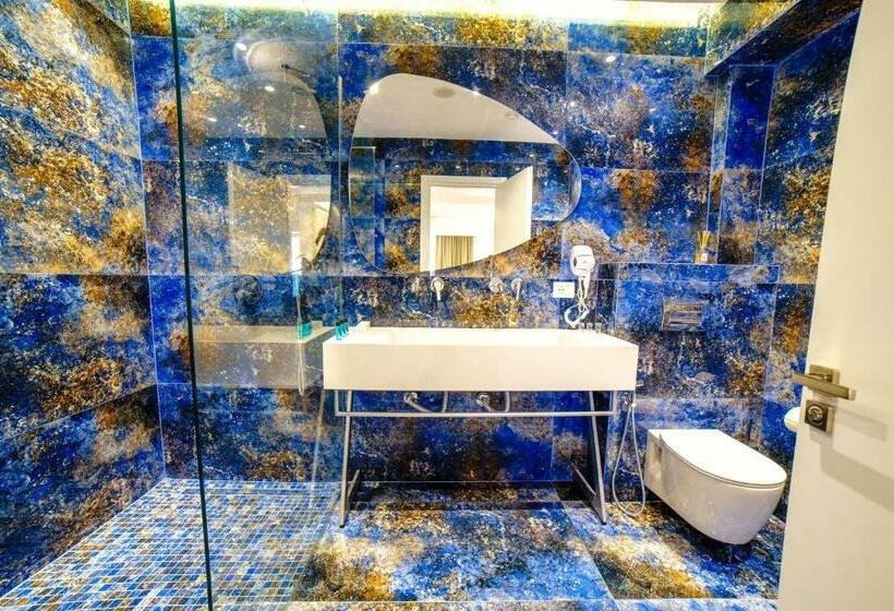 デラックススイート, Adam & Eve Suites