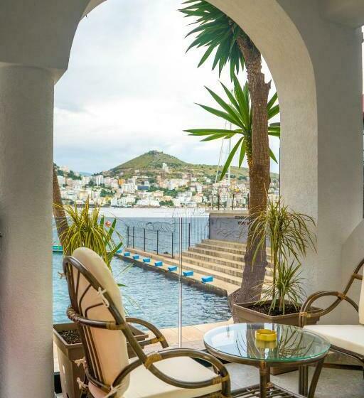 جناح سوبيريور, Adam & Eve Suites