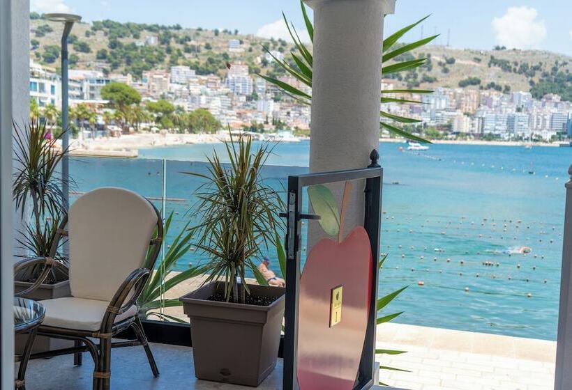 جناح سوبيريور, Adam & Eve Suites