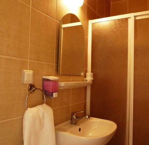 غرفة قياسية ثلاثية, Palmiye