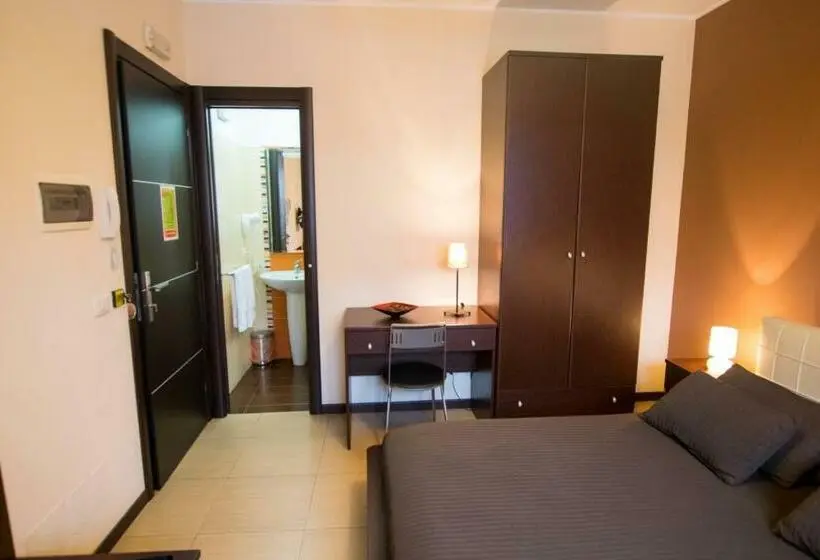 Camera Standard, Acitrezza B&b