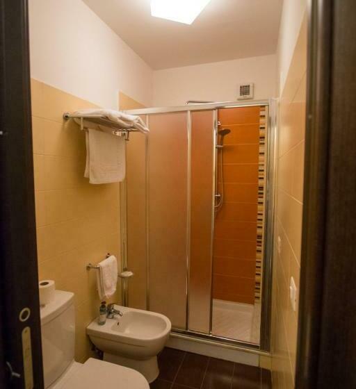 带海景的高档三人间, Acitrezza B&b