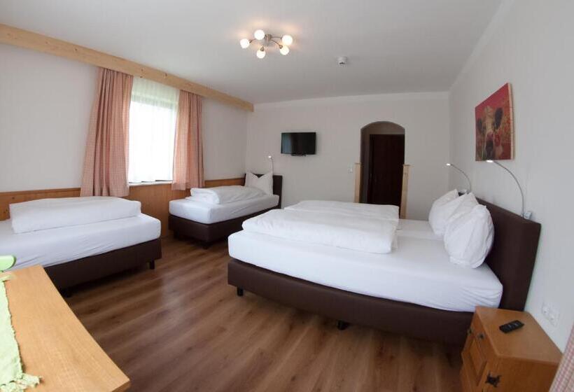 غرفة عائلية, Gästehaus Zum Steirischen Kuss