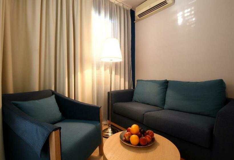 اتاق سوپریور با چشمانداز دریا, Panonija