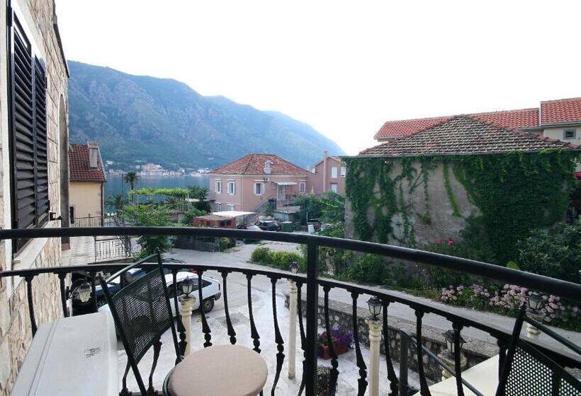 سوییت جونیور با چشمانداز دریا, Panonija