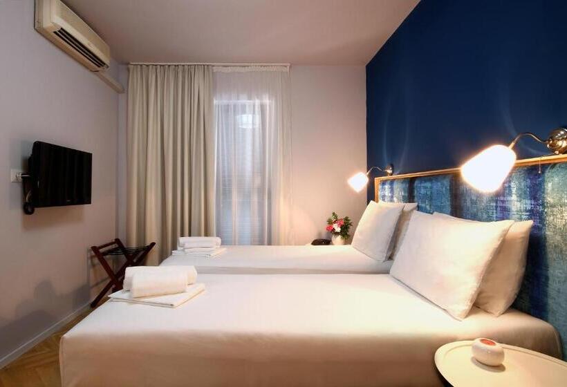 سوییت جونیور با چشمانداز دریا, Panonija