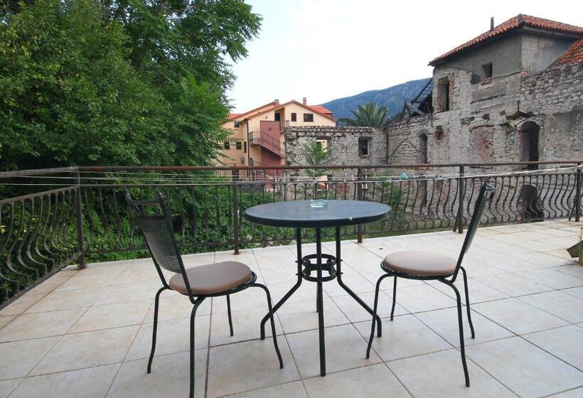 اتاق عادی, Panonija