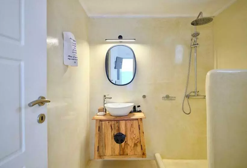 اتاق استاندارد با بالکن و چشم‌انداز دریا, Bonatsa Beach House Kimolos