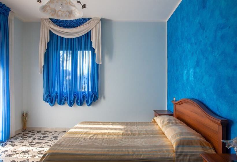 四人标准间, B&b La Mortella