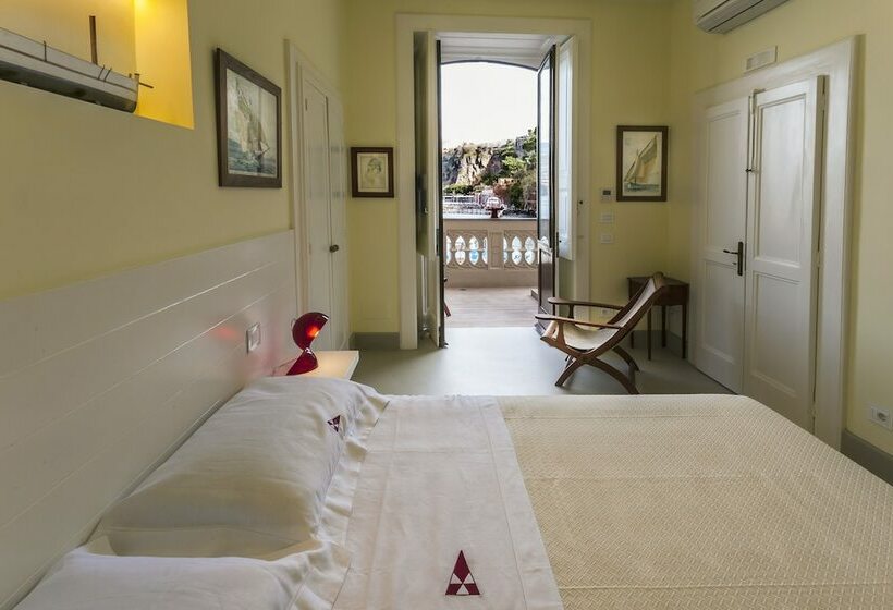 스탠다드 4인용 룸 바다전망, Yacht Club Capo Cervo Suites B&b