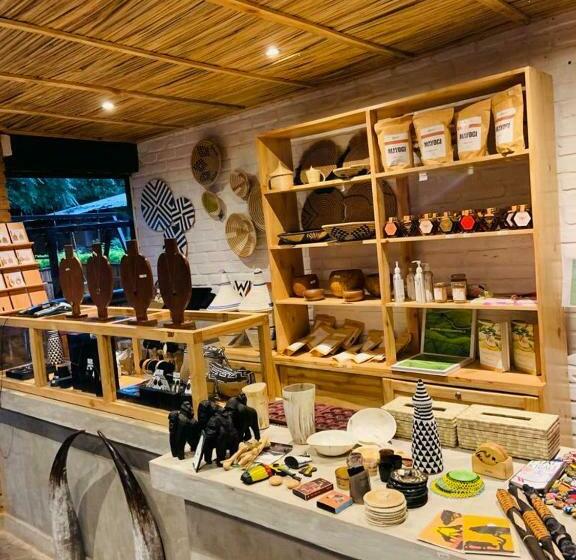 اتاق سوپریور با تخت بزرگ, Heaven Restaurant & Boutique