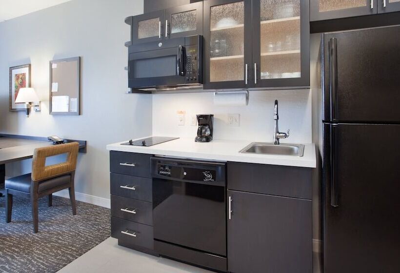 סוויטה מותאמת לאדם עם מוגבלויות, Candlewood Suites Kearney, An Ihg