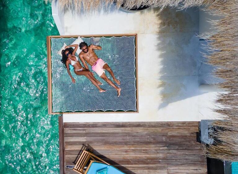 ویلای یک اتاق خوابه با استخر شنا, Furaveri Maldives
