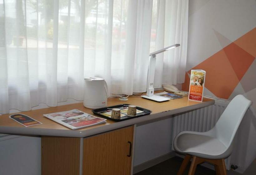 Номер Стандарт, Initial By Balladins La Rochesuryon