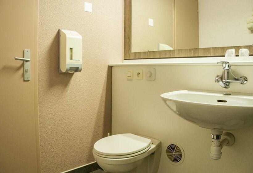 Номер Стандарт, Initial By Balladins La Rochesuryon