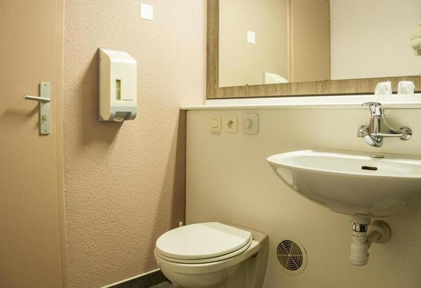 Номер Superior, Initial By Balladins La Rochesuryon