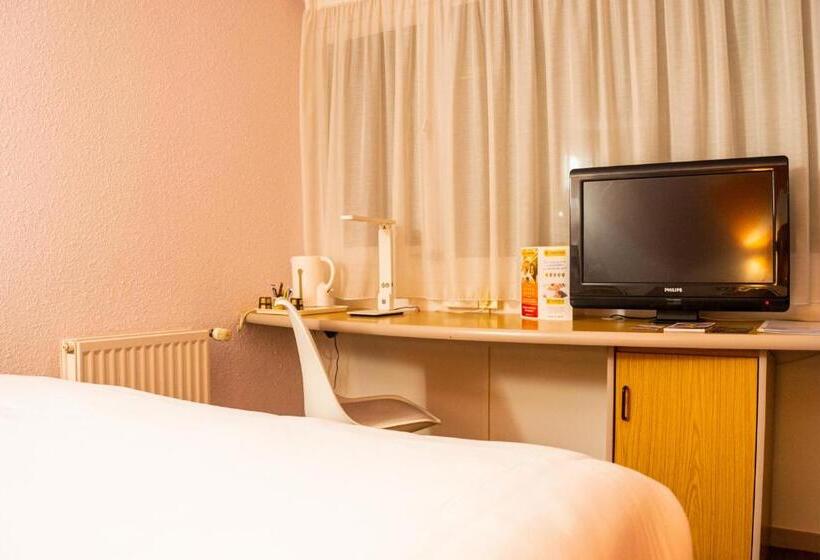 Номер Superior, Initial By Balladins La Rochesuryon