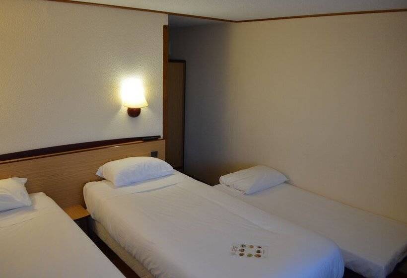 Номер Стандарт Трехместный, Initial By Balladins La Rochesuryon