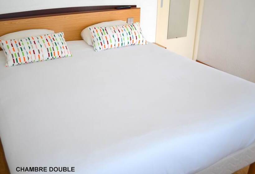 Номер Стандарт, Initial By Balladins La Rochesuryon